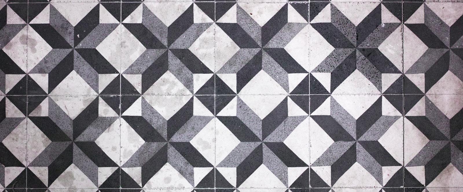 Victorian Tiles를 복원하는 방법(필요한 클리너 및 바닥 타일 실러 포함)